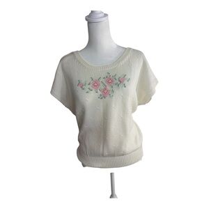 Vintage Floral Embroidered Knit Sweater Short Sleeve White Acrylic Cottagecore